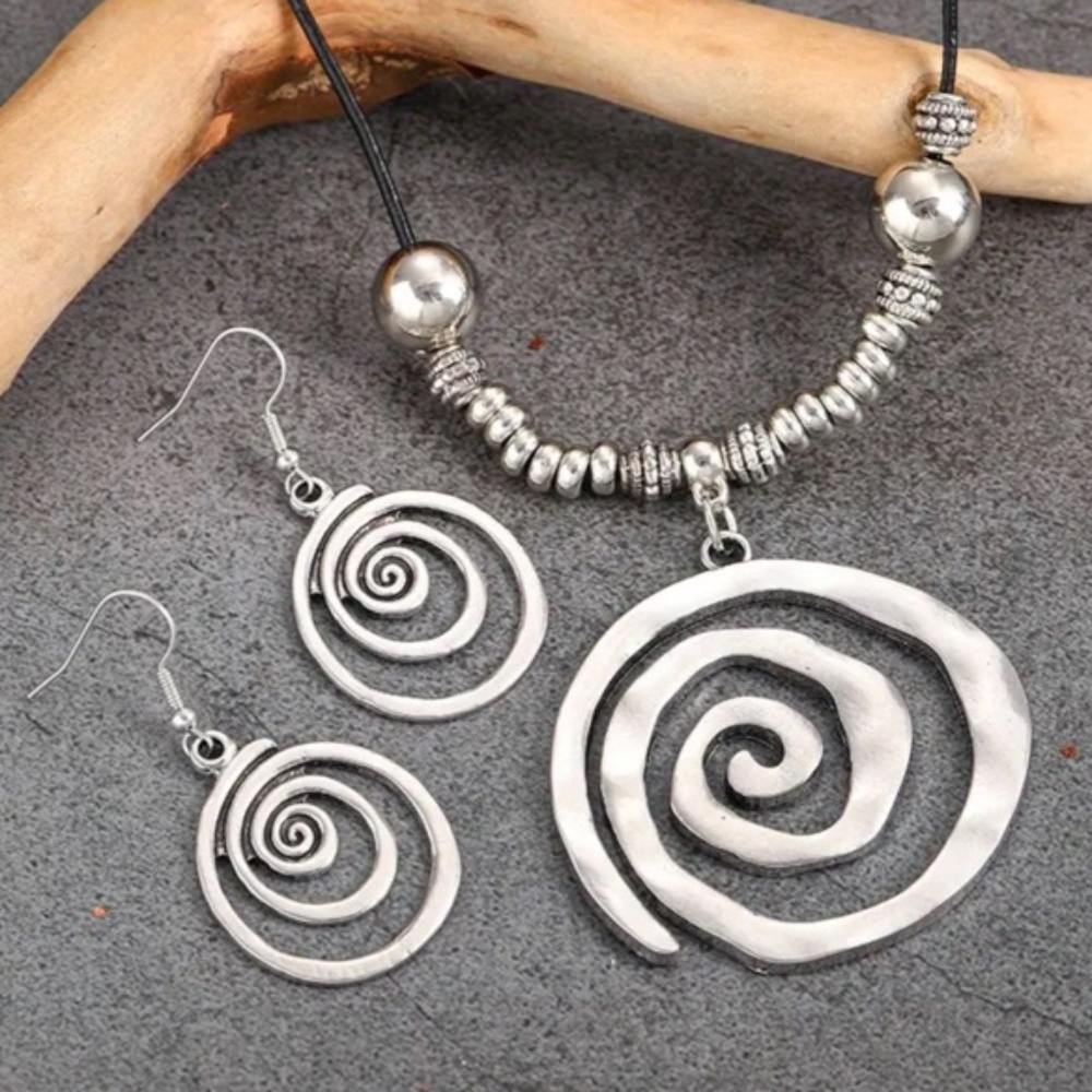 NWT! Silver Tone Metal Spiral Necklace and Pierced Dangle Earring Set!